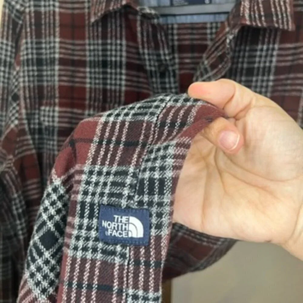 The North Face flannel long-sleeve Red Black White Grey Size Large